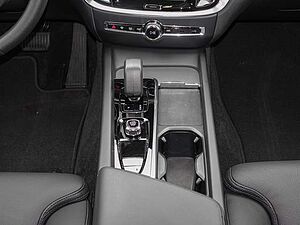Volvo  B4 AWD Plus 4xSHZ ACC LED