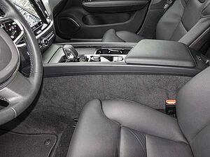 Volvo  B4 AWD Plus 4xSHZ ACC LED