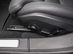 Volvo  B4 AWD Plus 4xSHZ ACC LED