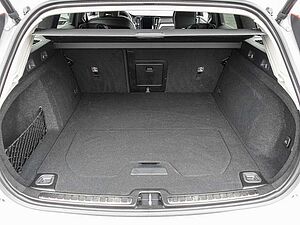Volvo  B4 AWD Plus 4xSHZ ACC LED