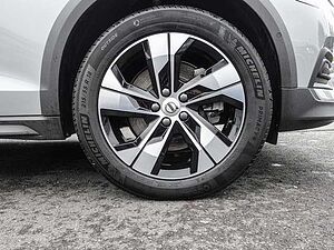 Volvo  B4 AWD Plus 4xSHZ ACC LED