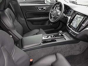 Volvo  B4 AWD Plus 4xSHZ ACC LED