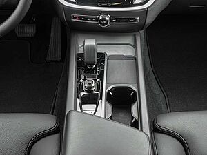 Volvo  B4 AWD Plus 4xSHZ ACC