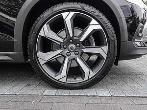 Volvo  B4 AWD Plus 4xSHZ  AHK Harman/Kardon