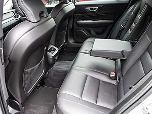 Volvo  B4 (Diesel) AWD Plus