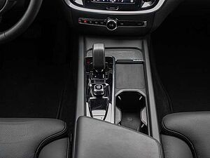 Volvo  B4 AWD Plus 4xSHZ LED Kamera