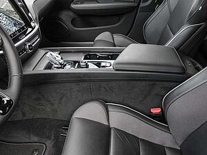 Volvo  B4 AWD Plus Sthz. Harman/Kardon LED
