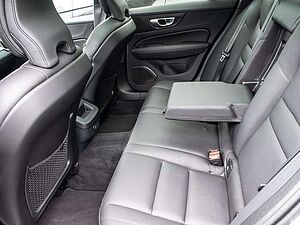 Volvo  B4 AWD Plus ACC  Pano LED