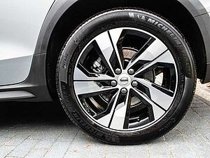 Volvo  B4 AWD Plus ACC  Pano LED