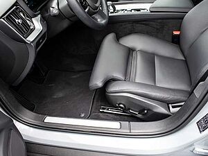 Volvo  B4 AWD Plus ACC  Pano LED