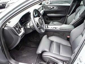Volvo  B4 AWD Plus ACC  Pano LED