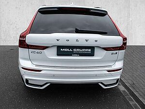 Volvo  B4 AWD Plus Dark AHK Pano Harman/Kardon