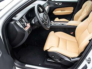 Volvo  B4 AWD Plus Dark AHK Pano Harman/Kardon