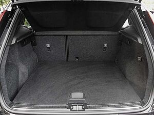 Volvo  T4 2WD Essential Plug-In LED Kamera