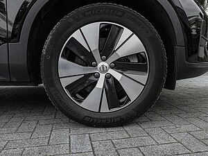 Volvo  T4 2WD Essential Plug-In LED Kamera