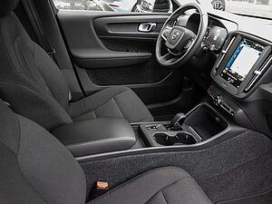 Volvo  T4 2WD Essential Plug-In LED Kamera
