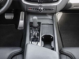 Volvo  B4 AWD R-Design ACC B&W 360Grad