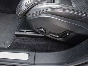 Volvo  B4 AWD R-Design ACC B&W 360Grad
