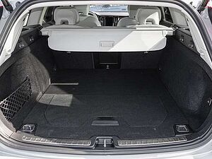Volvo  B4 AWD Plus Pano LED 360Grad