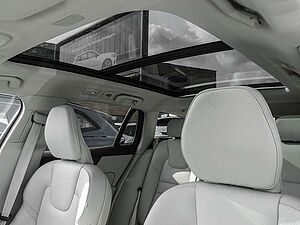 Volvo  B4 AWD Plus Pano LED 360Grad