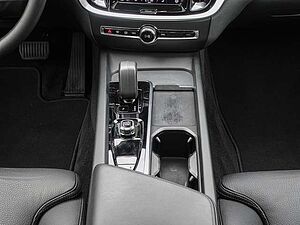 Volvo  B4 AWD Plus Pano Harman/Kardon 360Grad