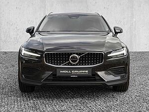 Volvo  B4 AWD Plus 4xSHZ ACC LED