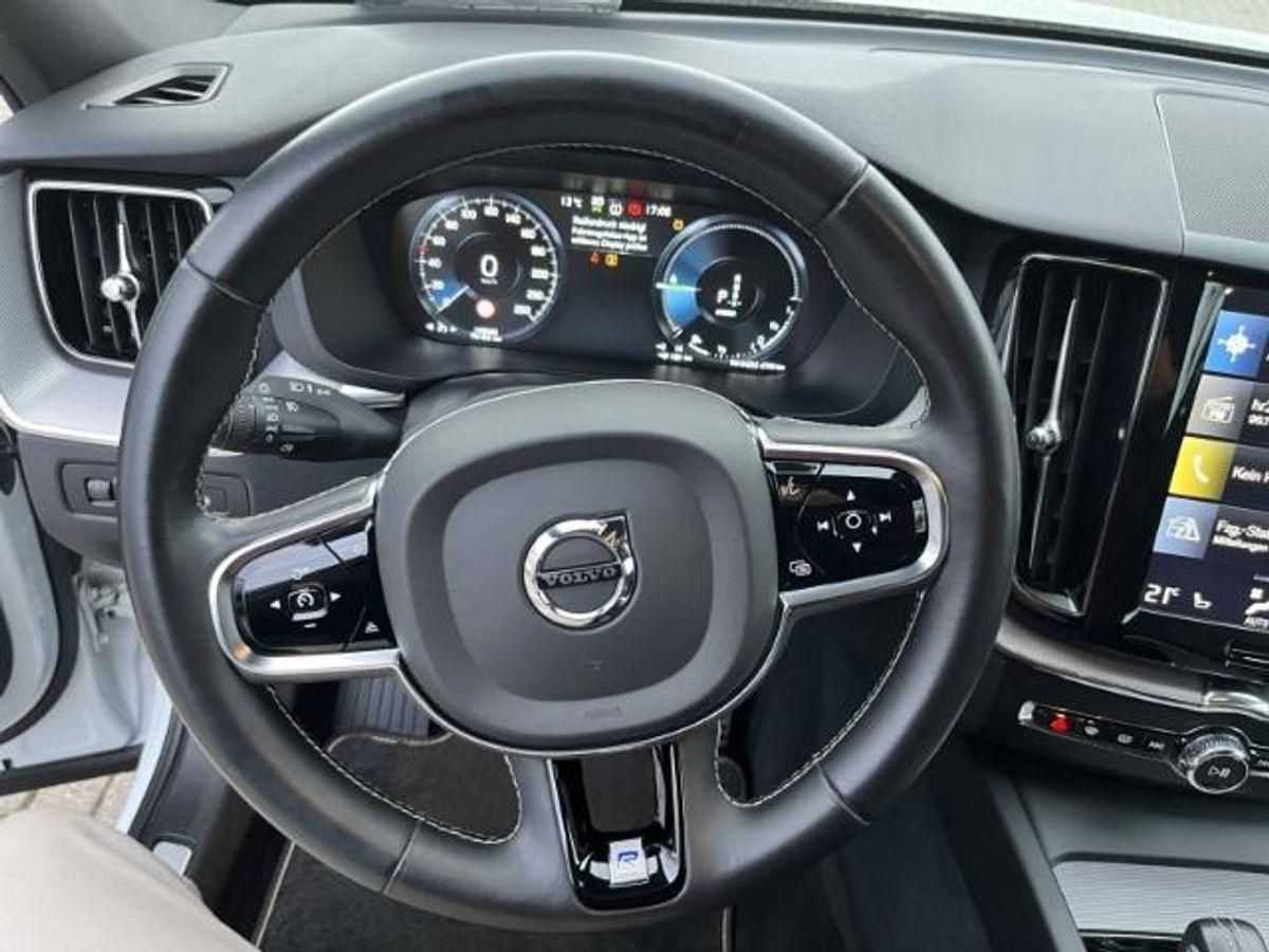 Volvo  R Design T8 AWD PHEV AHK Panorama uvm.