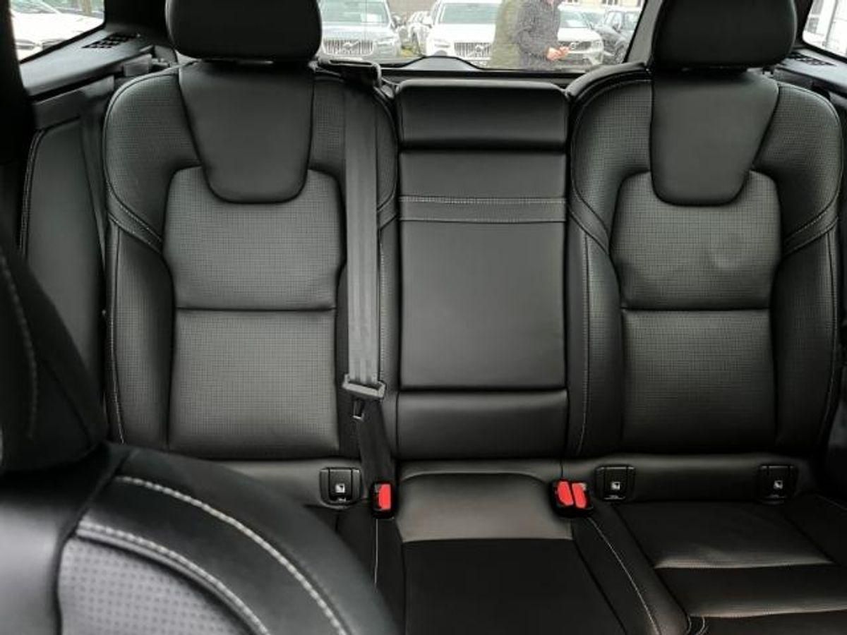 Volvo  R Design T8 AWD PHEV AHK Panorama uvm.