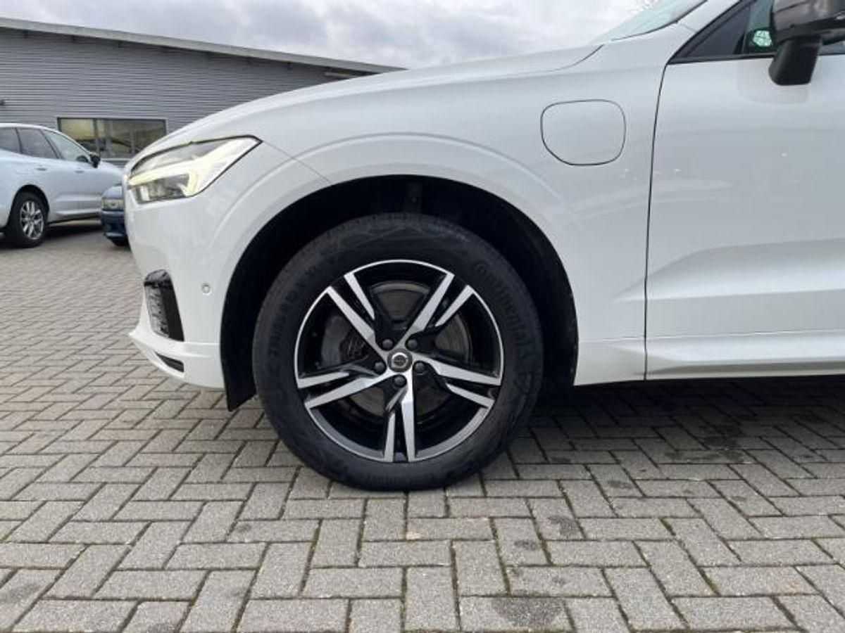 Volvo  R Design T8 AWD PHEV AHK Panorama uvm.
