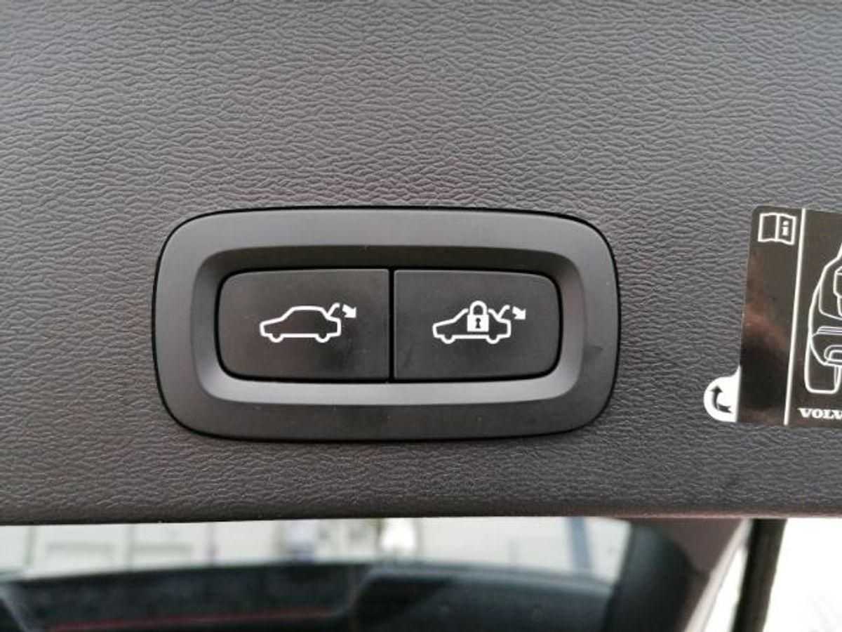Volvo  R Design Recharge Plug-In Hybrid 2WD T5 Twin Eng