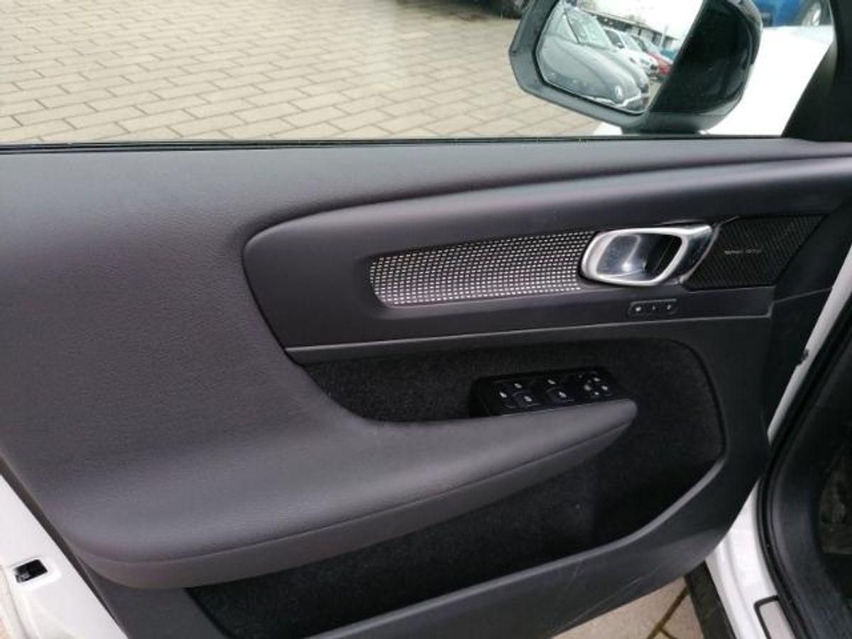 Volvo  R Design Recharge Plug-In Hybrid 2WD T5 Twin Eng