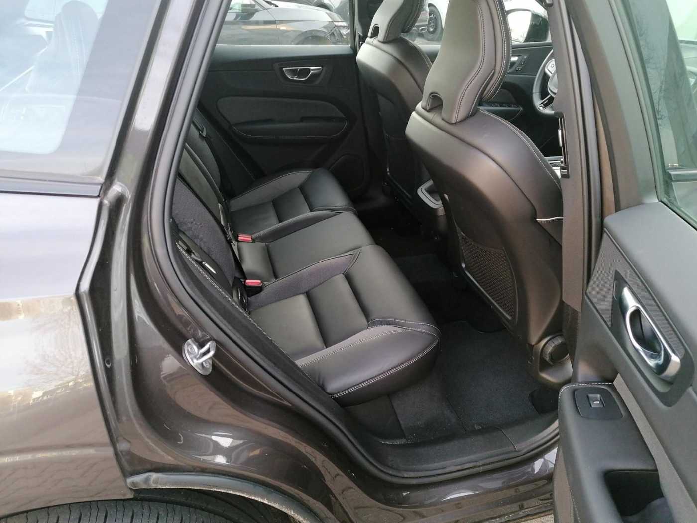 Volvo  R Design AWD B4 Diesel EU6d Navi Leder digitales