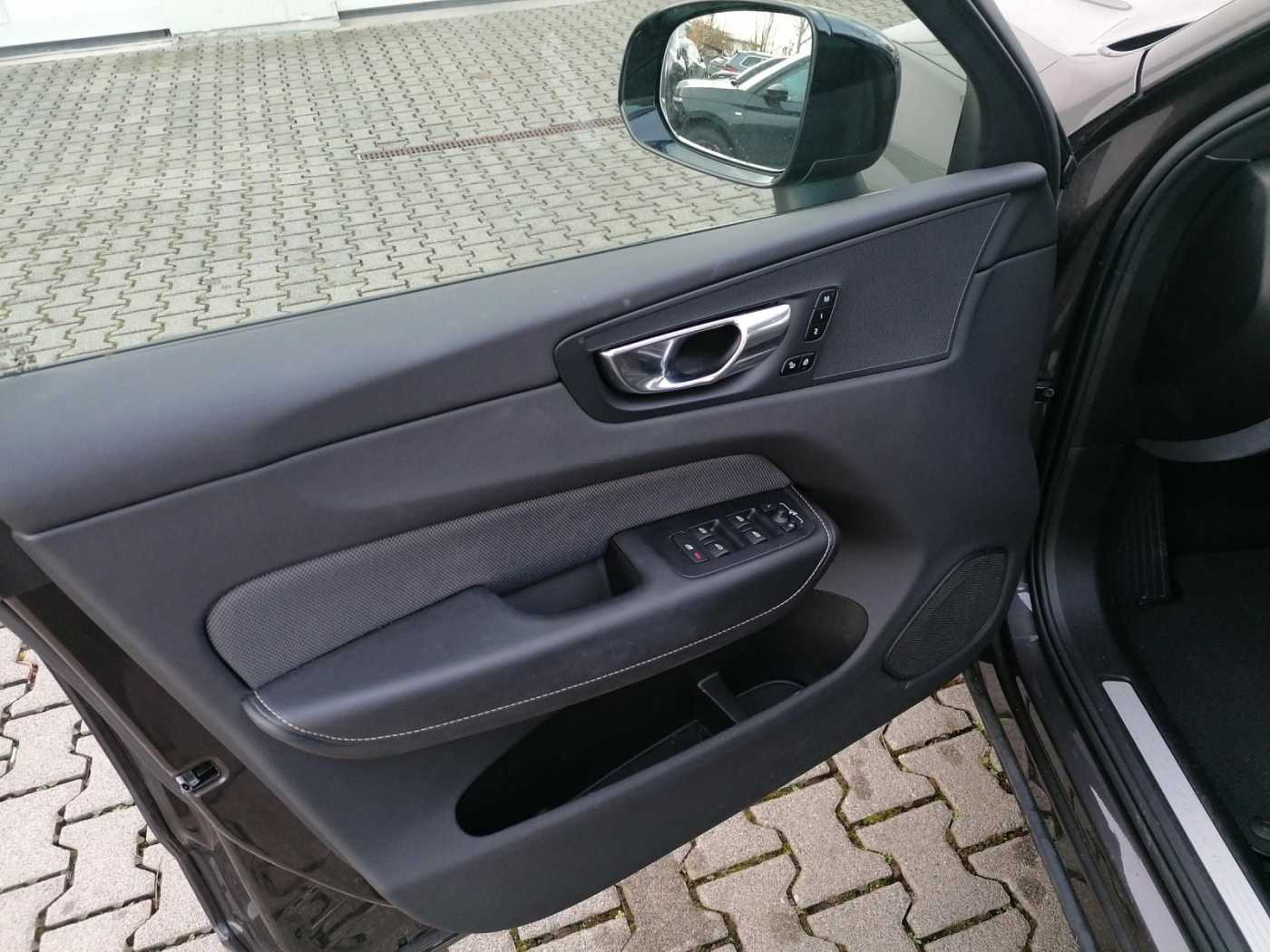 Volvo  R Design AWD B4 Diesel EU6d Navi Leder digitales