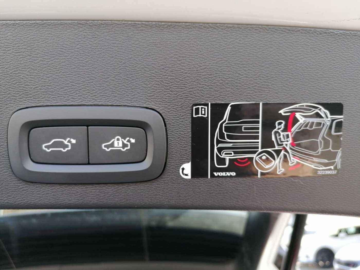 Volvo  Inscription Expression Recharge Plug-In Hybrid 2