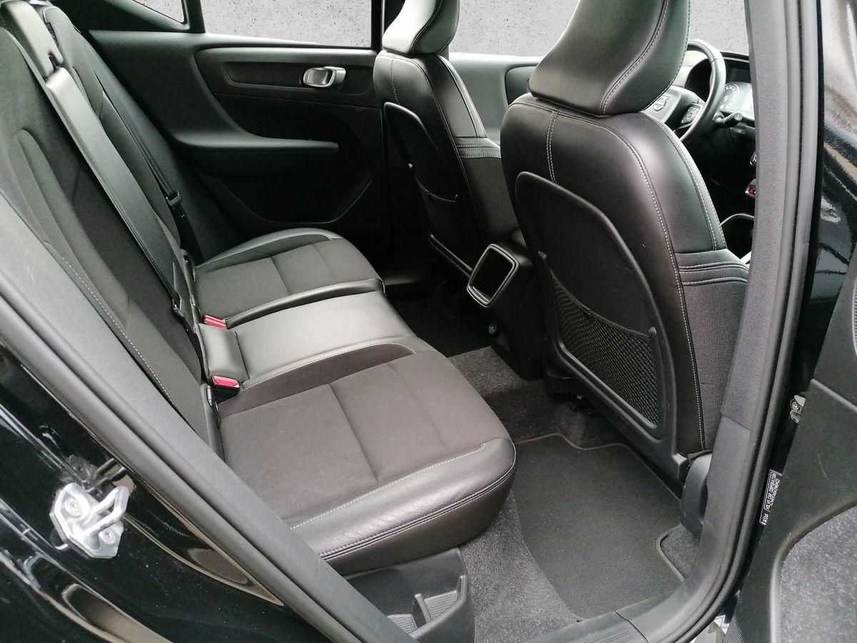 Volvo  Momentum 2WD D3 EU6d-T Navi Digitales Cockpit So