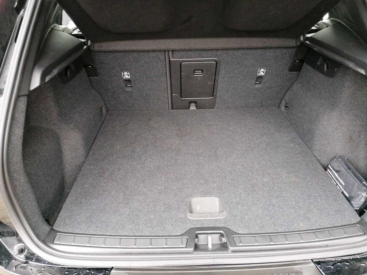 Volvo  Momentum 2WD D3 EU6d-T Navi Digitales Cockpit So