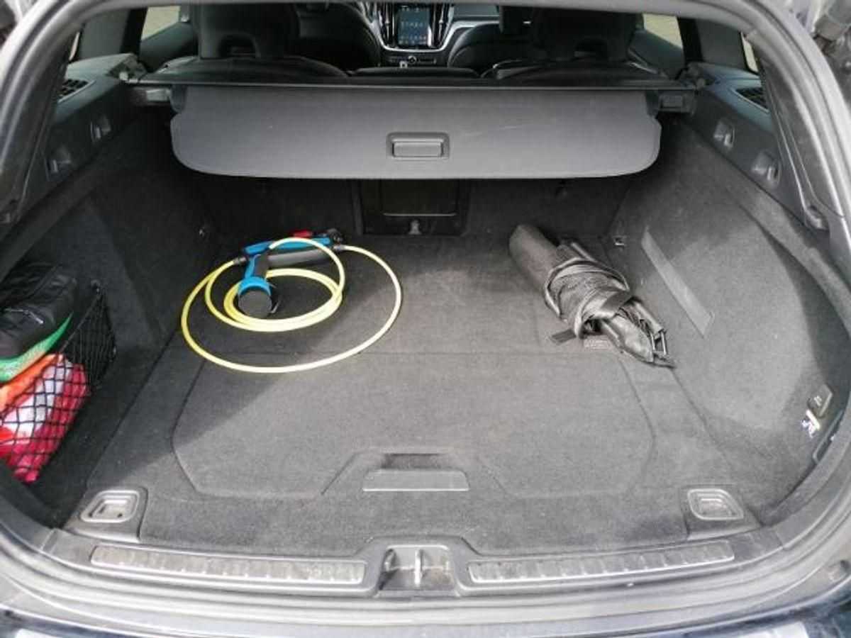 Volvo  Kombi R Design Plug-In Hybrid AWD T8 EU6d-T HUD