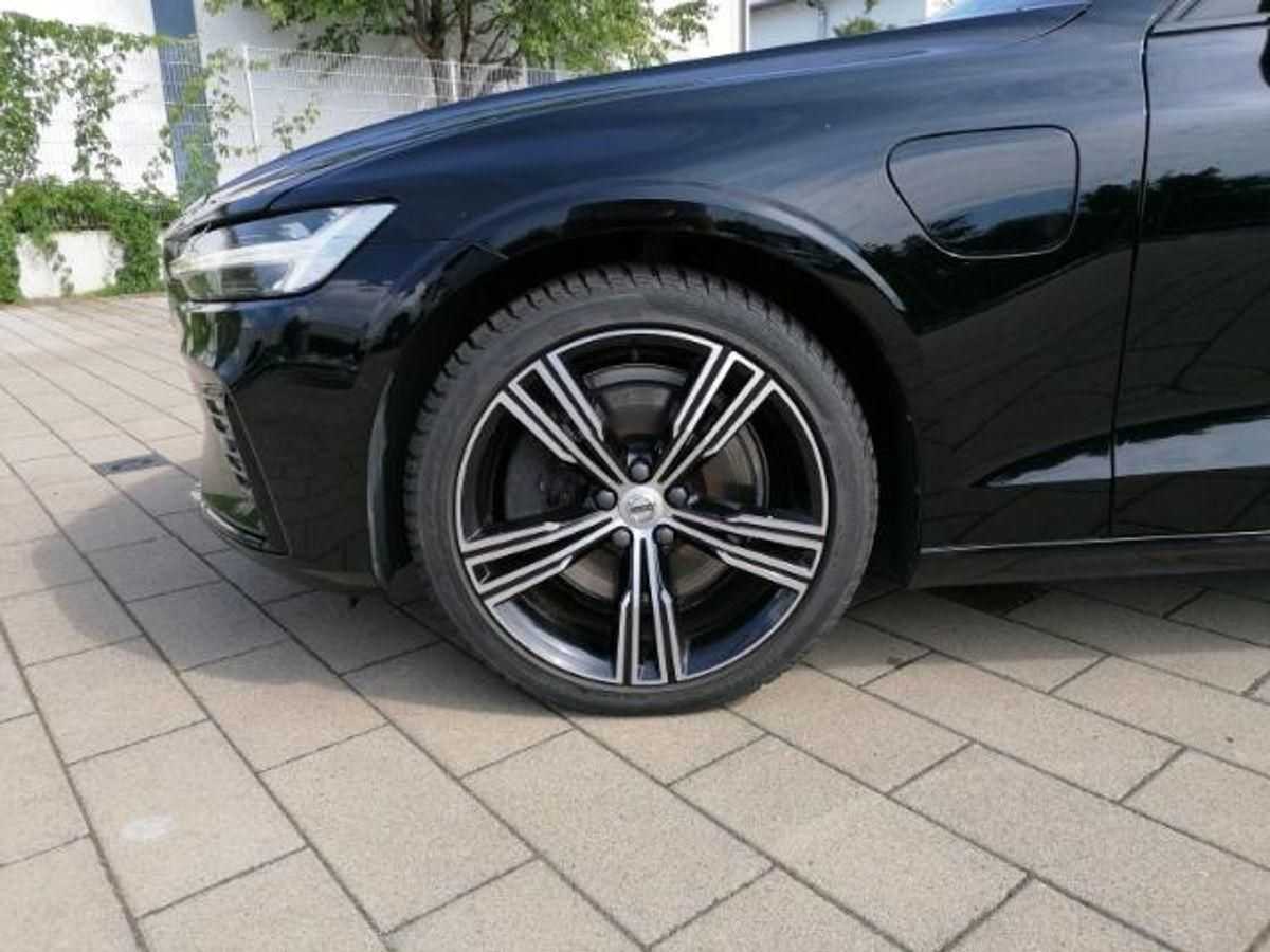 Volvo  Kombi R Design Plug-In Hybrid AWD T8 EU6d-T HUD