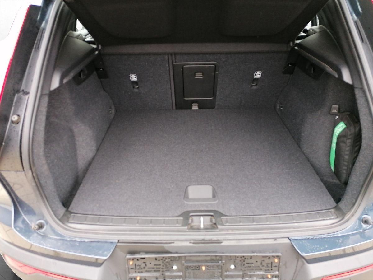 Volvo  Inscription Expression Recharge Plug-In Hybrid 2