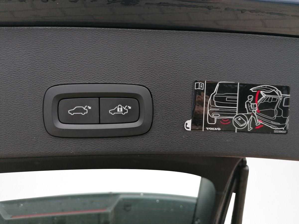 Volvo  Inscription Expression Recharge Plug-In Hybrid 2