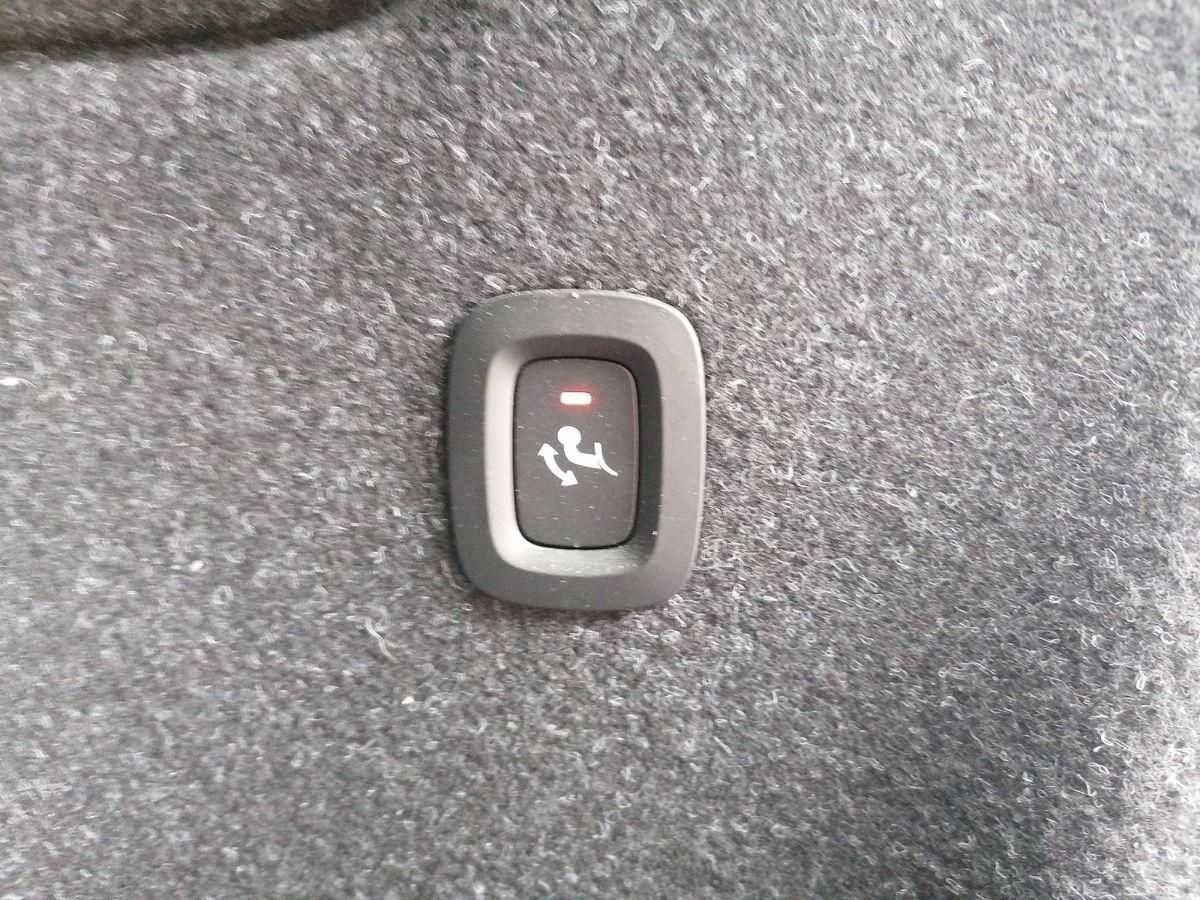 Volvo  Inscription Expression Recharge Plug-In Hybrid 2