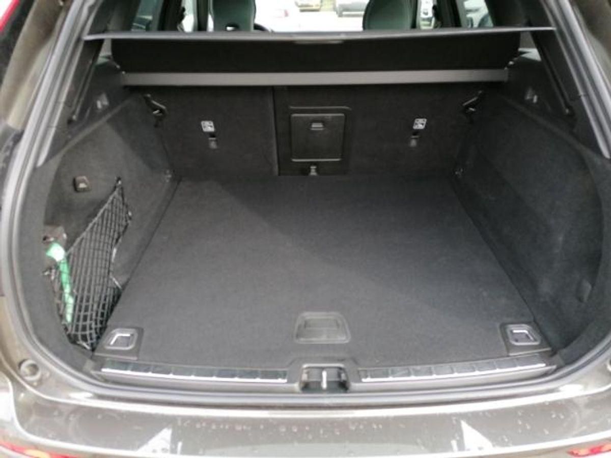 Volvo  R Design 2WD B4 Benzin EU6d StandHZG Leder Pano
