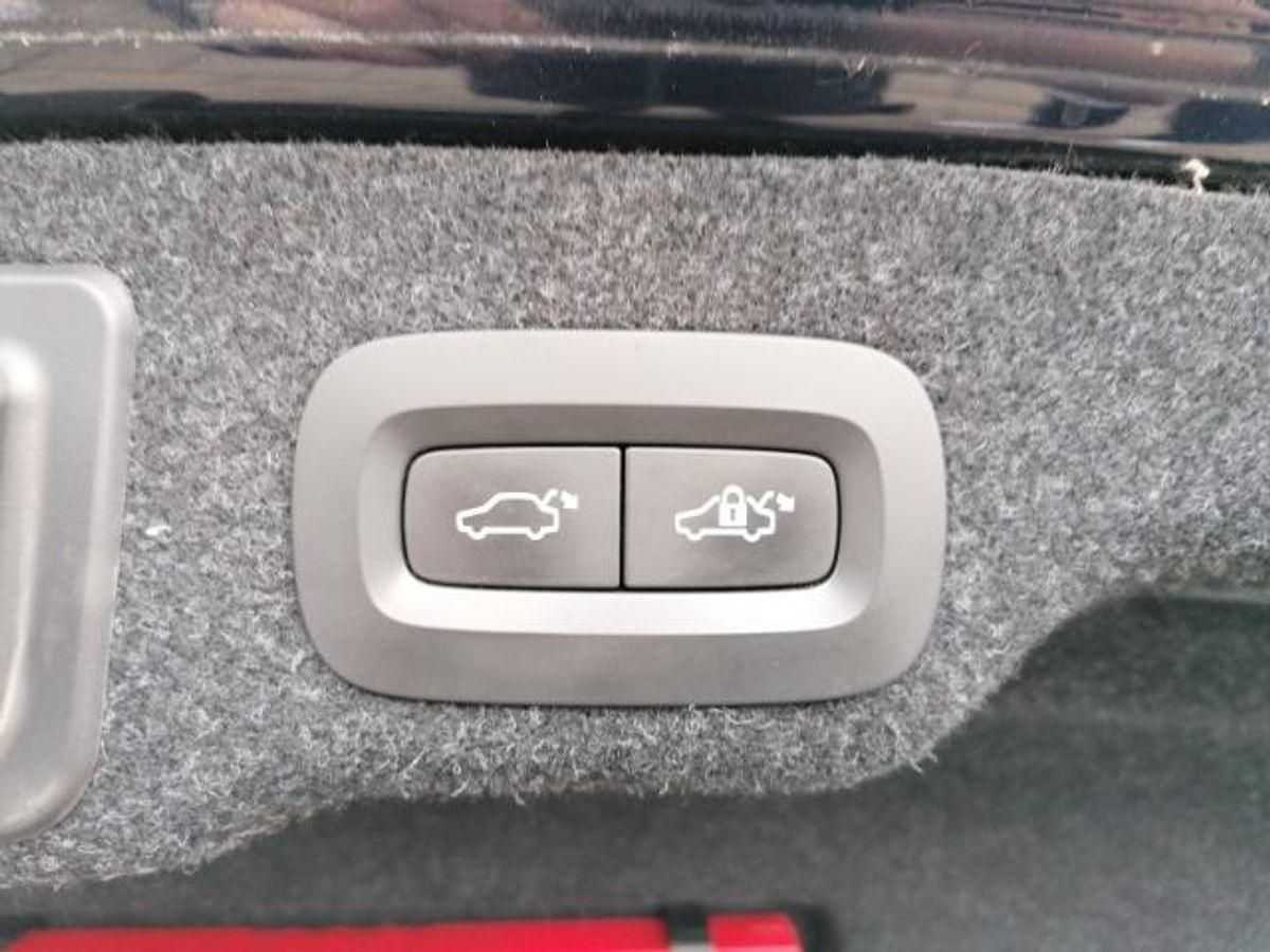 Volvo  Inscription AWD T6 320PS Navi, HUD, AHK, Leder, B