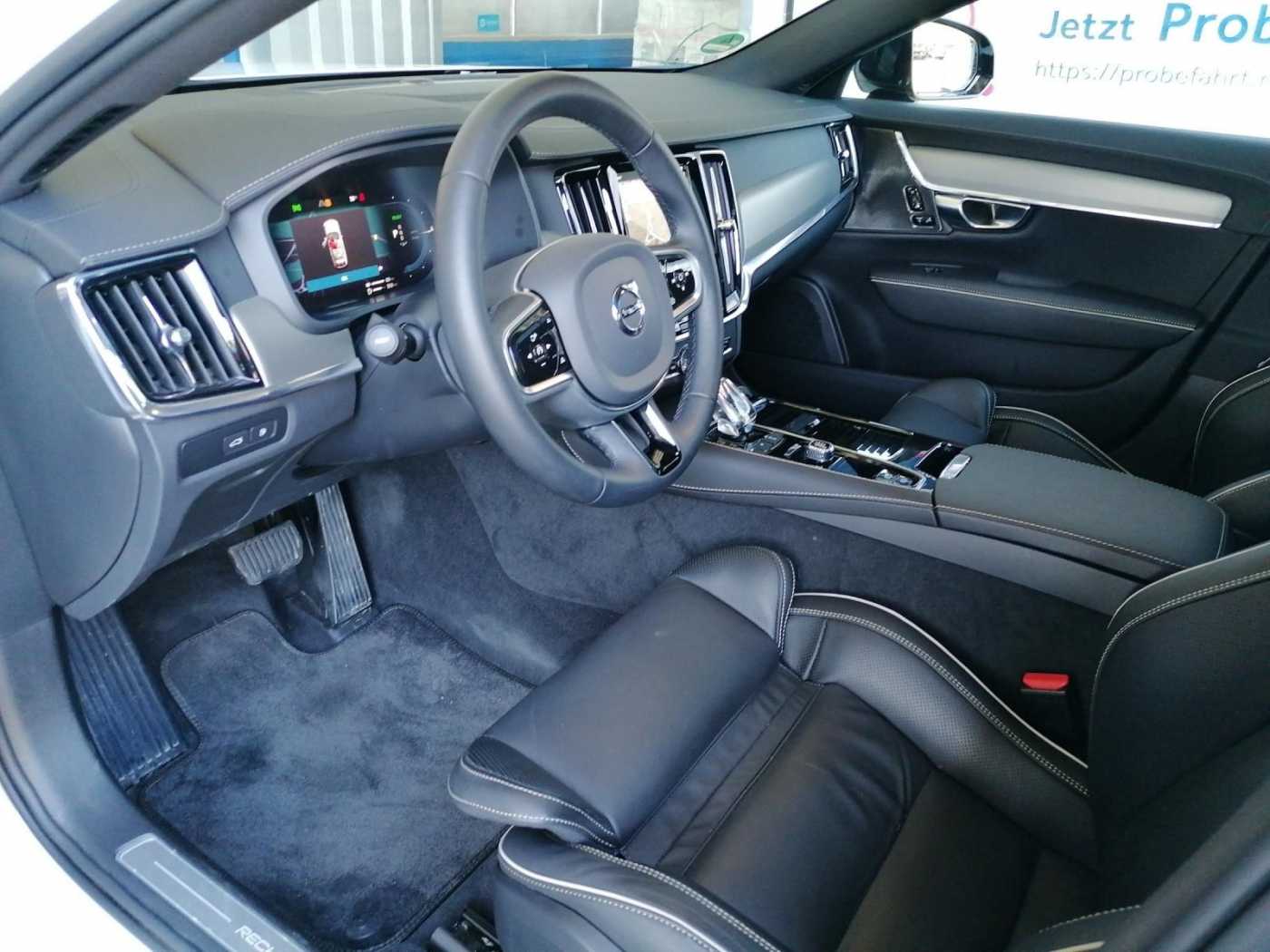 Volvo  Plus Dark Recharge AWD T8 Navi, Panodach, AHK, L