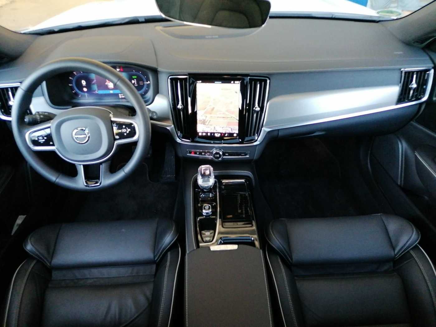 Volvo  Plus Dark Recharge AWD T8 Navi, Panodach, AHK, L