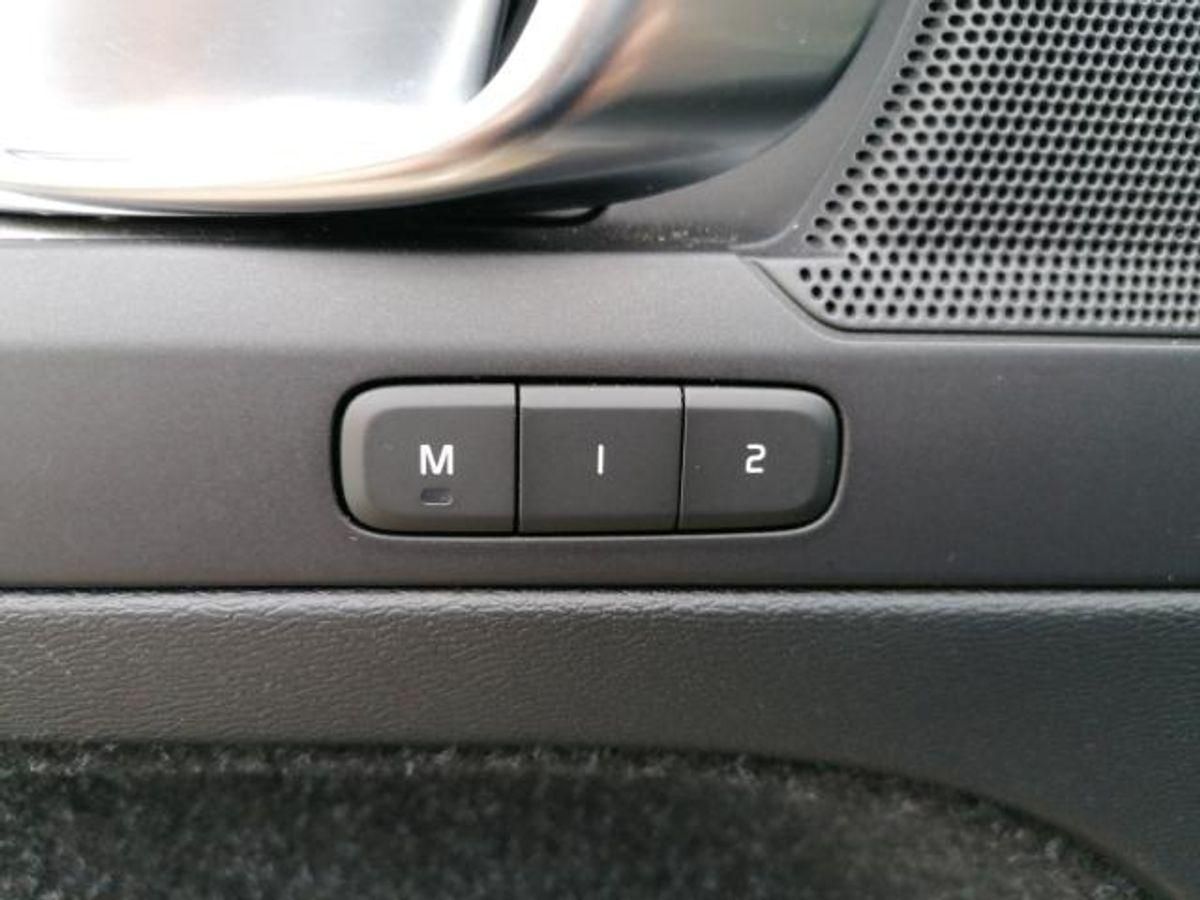 Volvo  Momentum Pro 2WD D3 EU6d-T Navi Leder Digitales