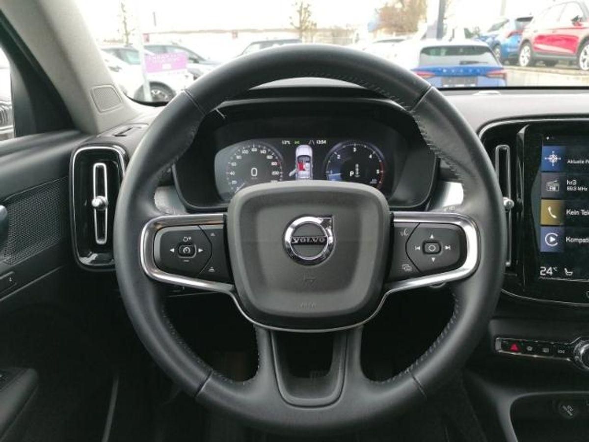 Volvo  Momentum Pro 2WD D3 EU6d-T Navi Leder Digitales