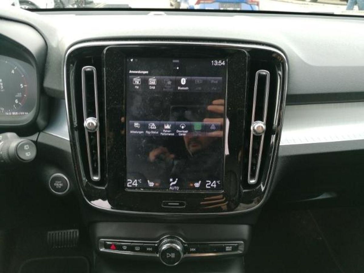 Volvo  Momentum Pro 2WD D3 EU6d-T Navi Leder Digitales