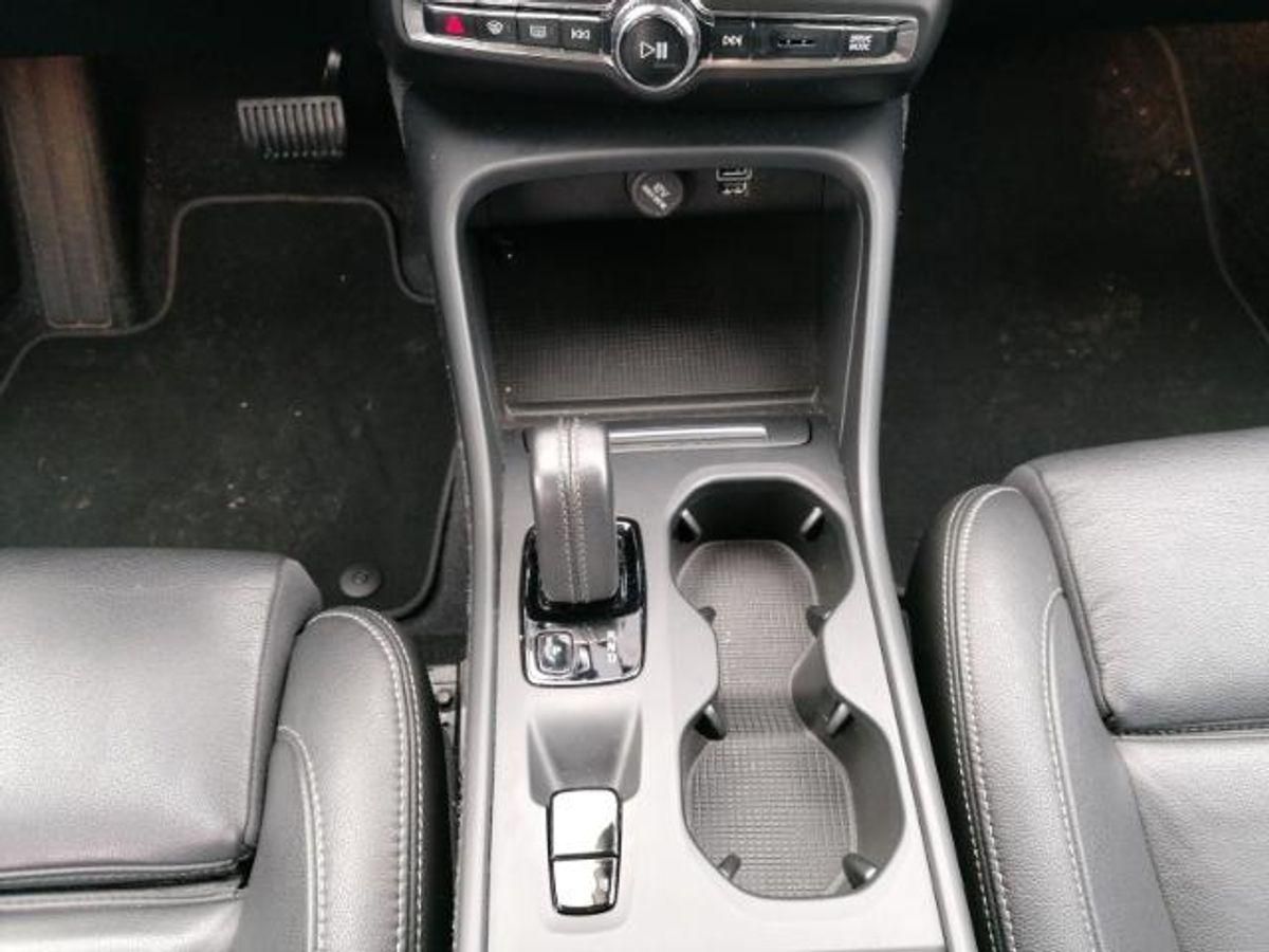 Volvo  Momentum Pro 2WD D3 EU6d-T Navi Leder Digitales