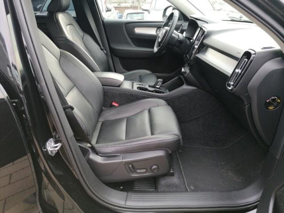 Volvo  Momentum Pro 2WD D3 EU6d-T Navi Leder Digitales